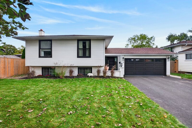 GORGEOUS RAISED RANCH IN SOUGHT AFTER ST. CATHARINES NEIGHBOURHOOD